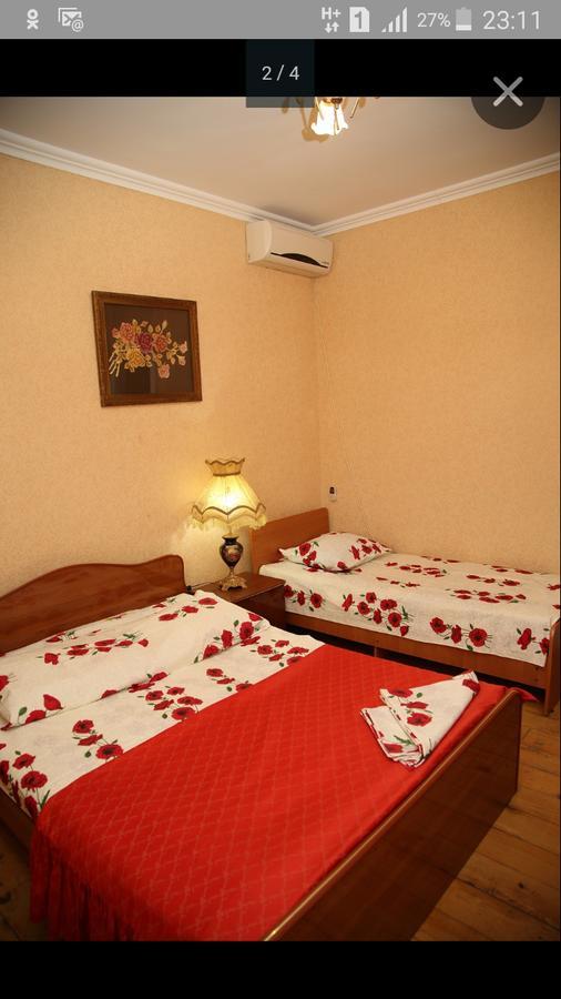 Guest House Milana Soechoemi Buitenkant foto
